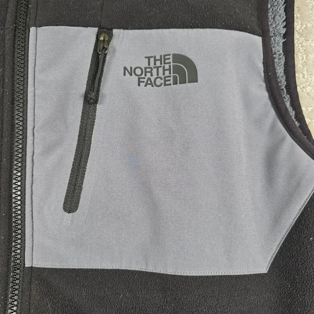 The North Face Mens Black Fleece Full Zip Vest Grey Chest Pocket Size Medium